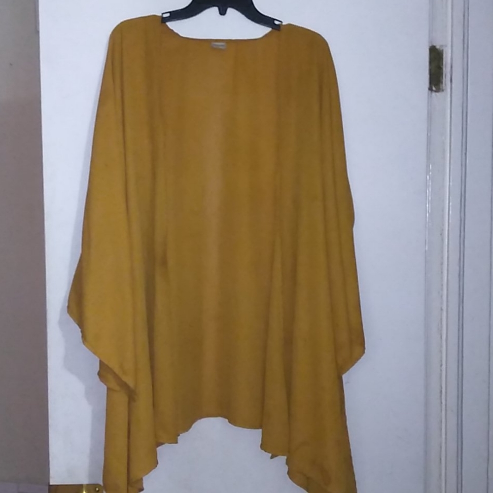 MUSTARD YELLOW LONG SLEEVE SHAWL